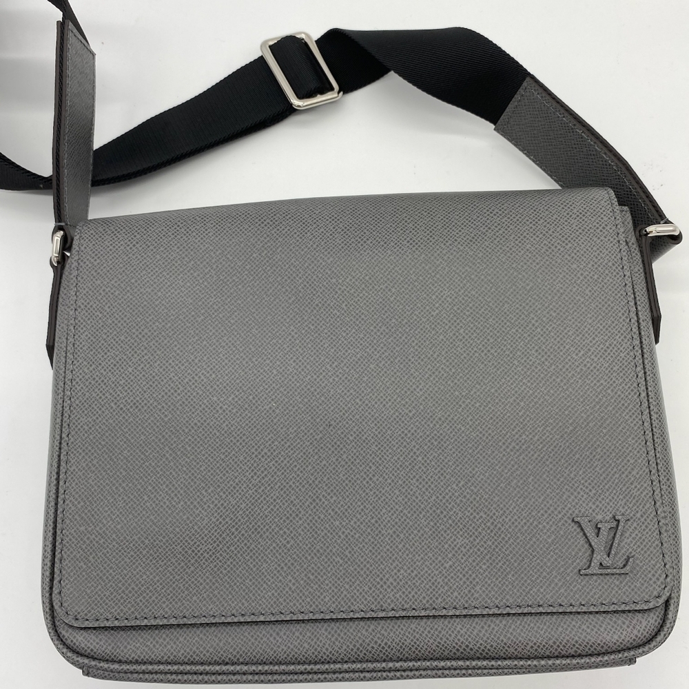 Louis Vuitton District PM Leather Men Shoulder Bag - Glacier